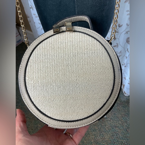 Elegant White & Cream Round Crossbody Bag. NWOT - Picture 4 of 9